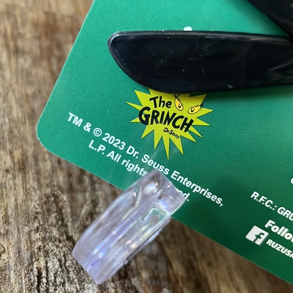 Grinch Glasses - Picture 4 of 4